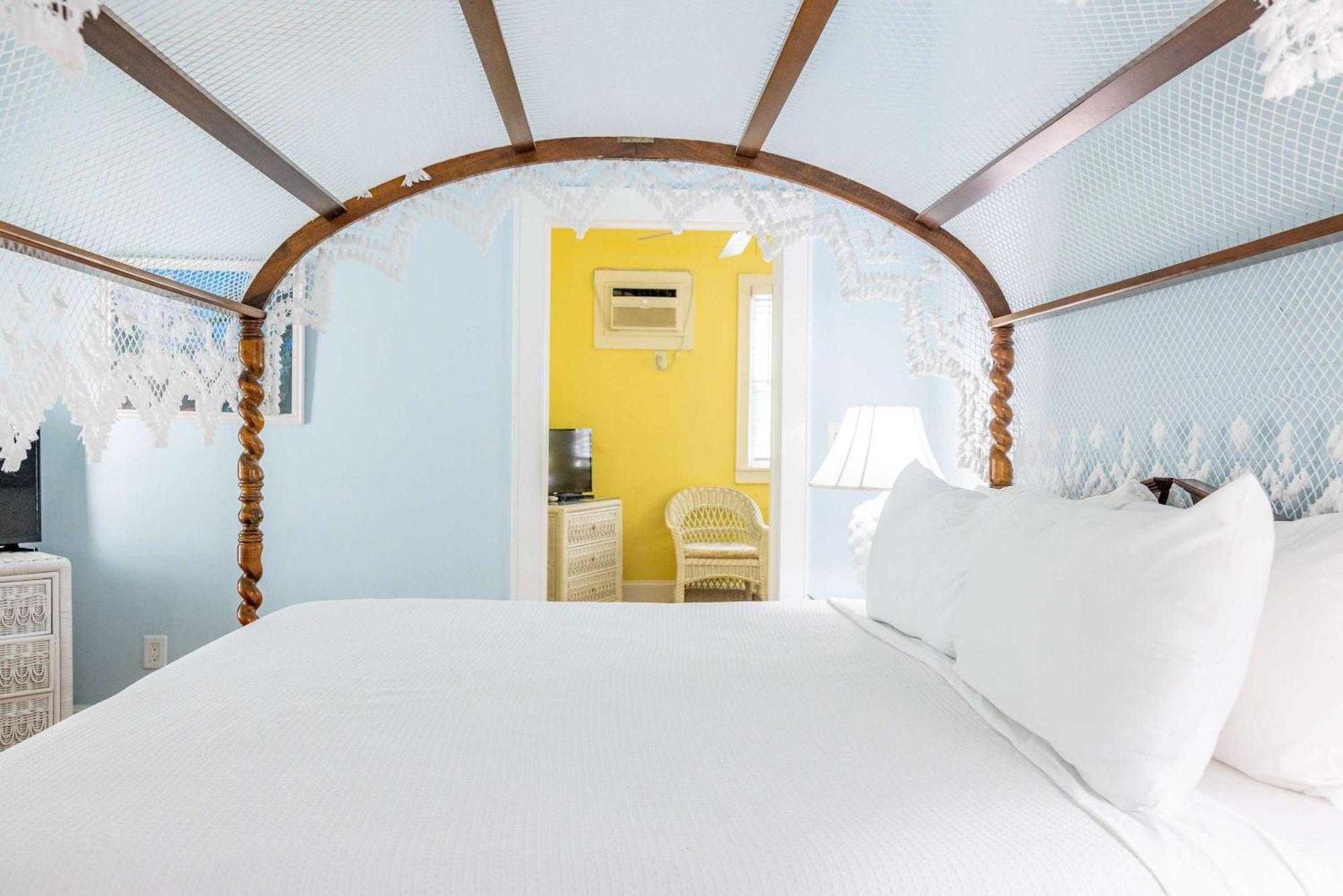 Deluxe King With Balcony - At James House With Parking! Key West Bagian luar foto